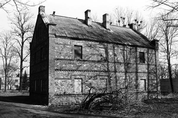 Gulbinėnų dvaro ansamblis. Dvaro oficina. Vido Dulkės nuotrauka, 9 dešimtmetis